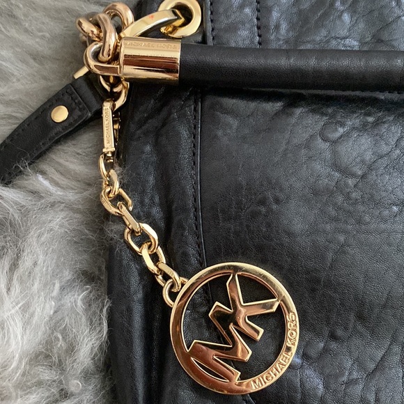 MICHAEL KORS BLACK LEATHER CROSSBODY - Picture 6 of 9